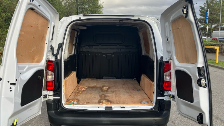 Peugeot Partner E-Standard 800 100kW 50kWh Professional Premium + Van Auto